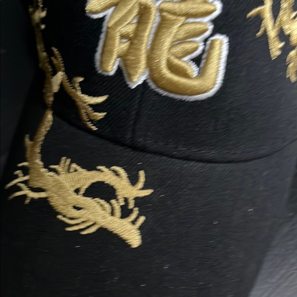 Gold Dragon Embroidery cap - Picture 3 of 13